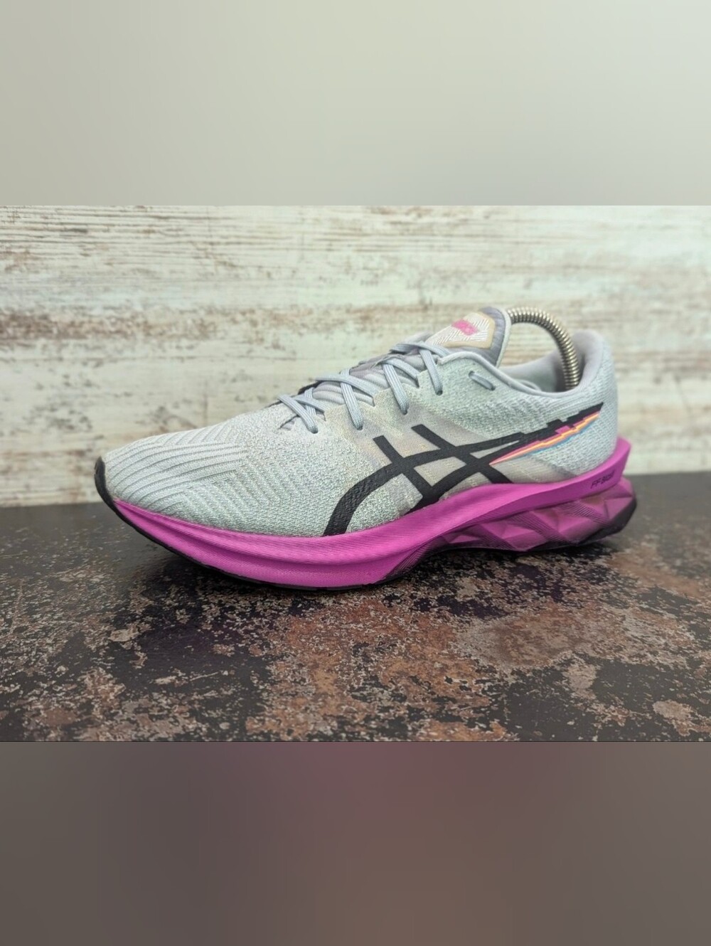 Womens Asics NovaBlast Running Shoes Sz 10 Used 1012B006 Pixel Noise
